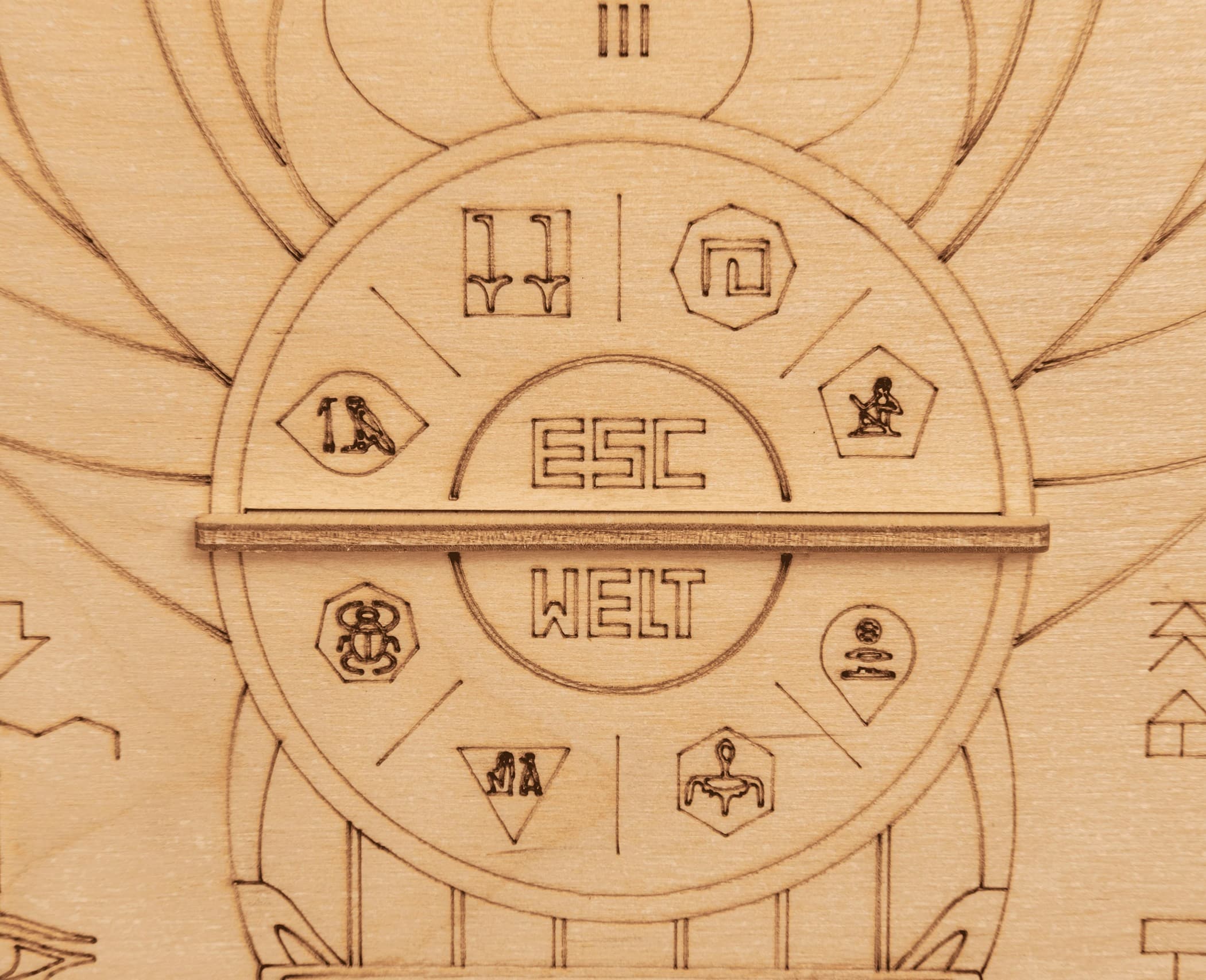 Billeder og fotos af Quest Pyramid. ESC WELT.